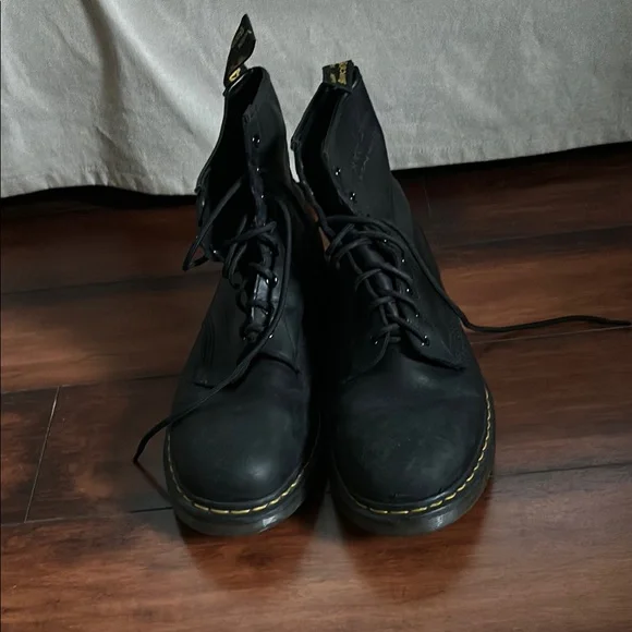 Dr. Martens Black Leather Boots for Men - Picture 2 of 8